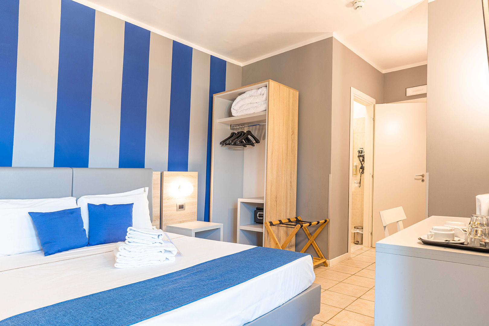 Dettagli-muro-camere-doppie-(2)